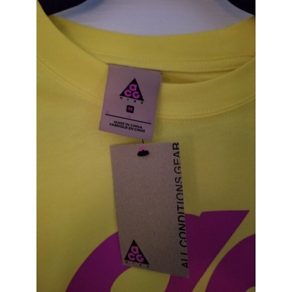 Nike MEN NRG ACG EVO LOGO TEE OPTI YELLOW ACTIVE FUCHSIA SIZE: MEDIUM - Picture 4 of 12